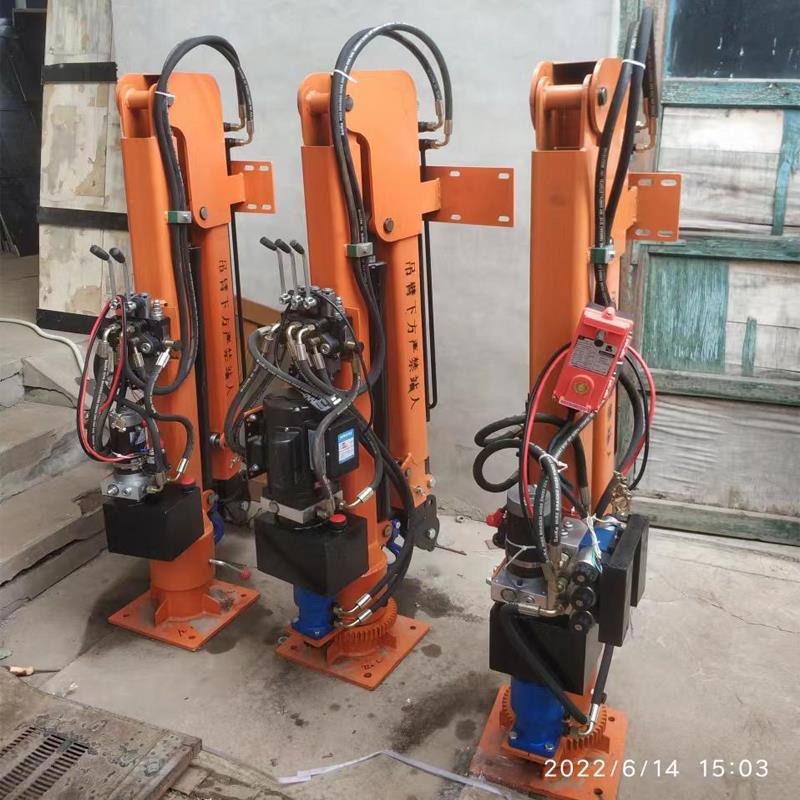 灵寿县重汽蓝牌随车吊 3.2吨 国六动力强 液压驱动 农用自卸起重机